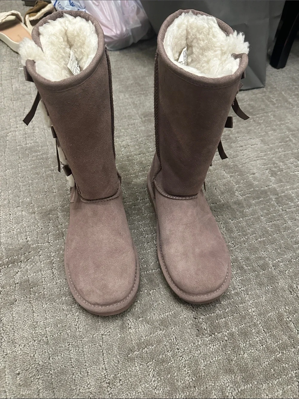 Koolaburra Kids purple mauve Suede Boots with Cream Shearling Trim and bows sz 3